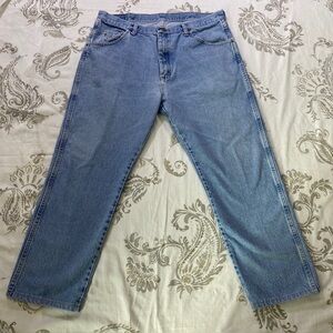 Vintage Wrangler Jeans Mens 38X29
Regular Fit‎ Light Stone Wash